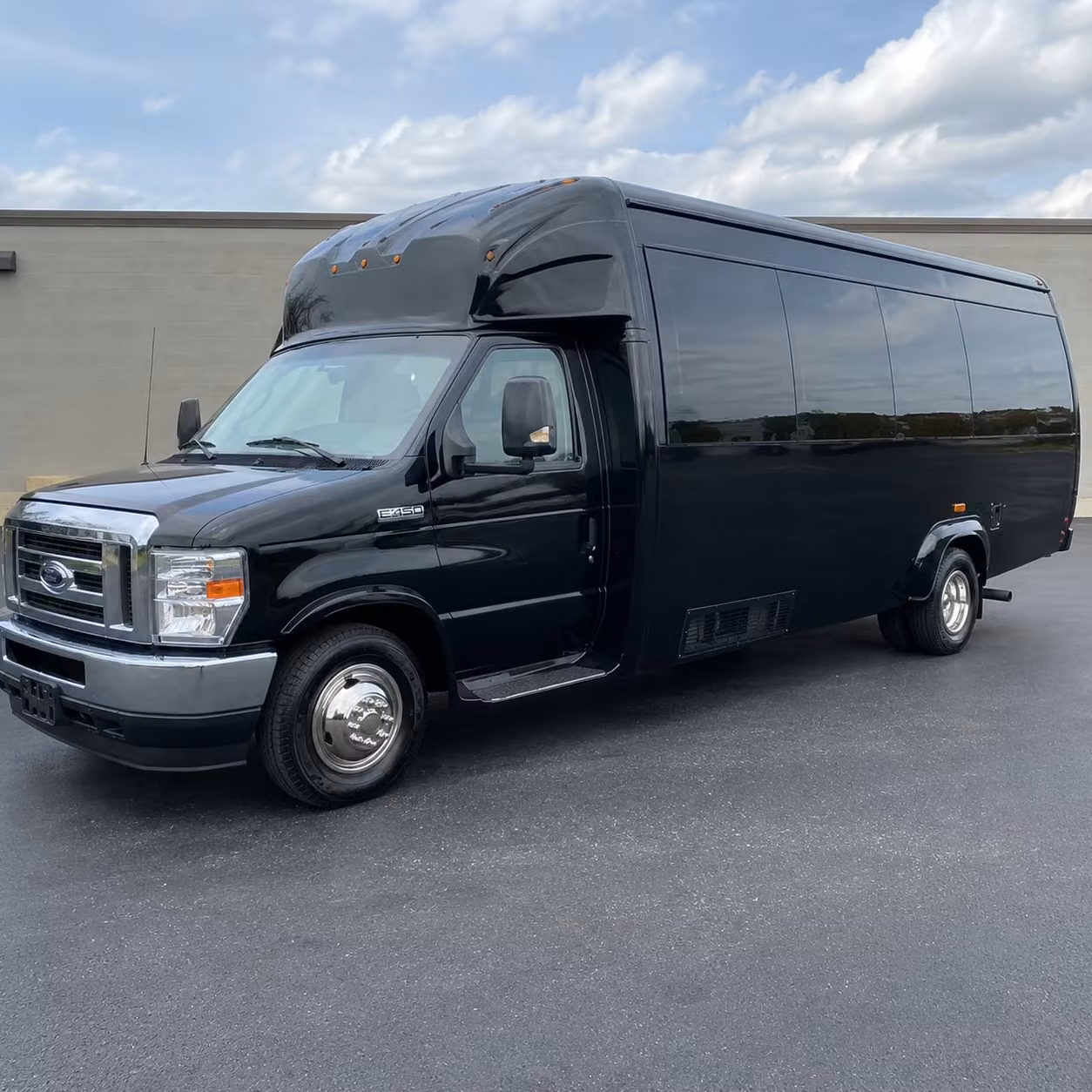 ontario prom party buses that keep the energy going before you even arrive